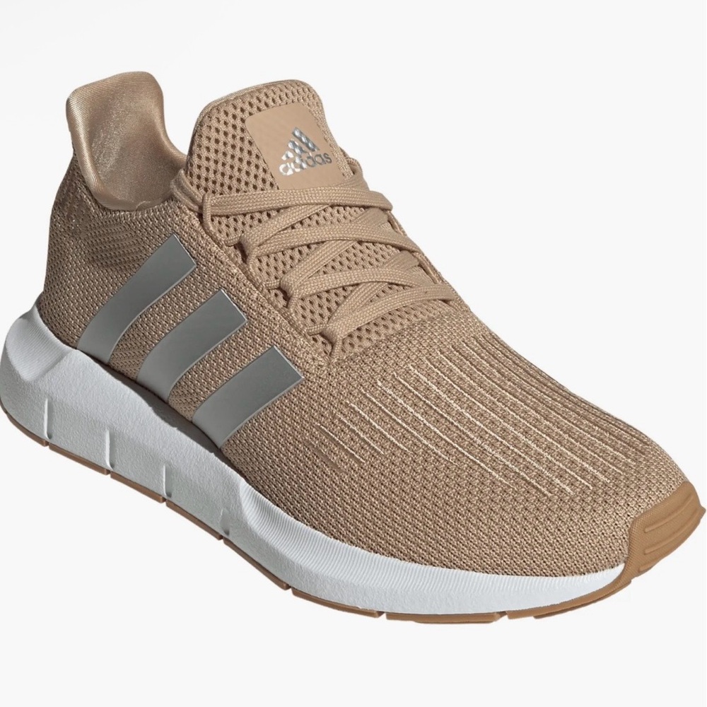 NIB Adidas Swift Run 1 Running Shoe Size 9.5